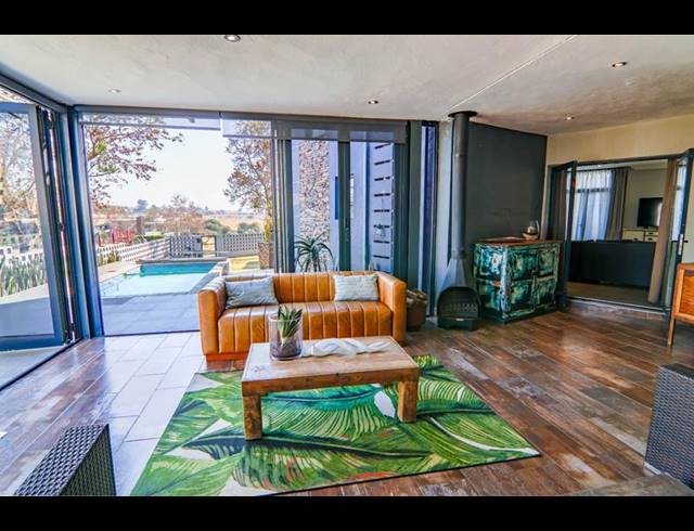 5 BEDROOM HOUSE FOR SALE IN COPPERLEAF ESTATE